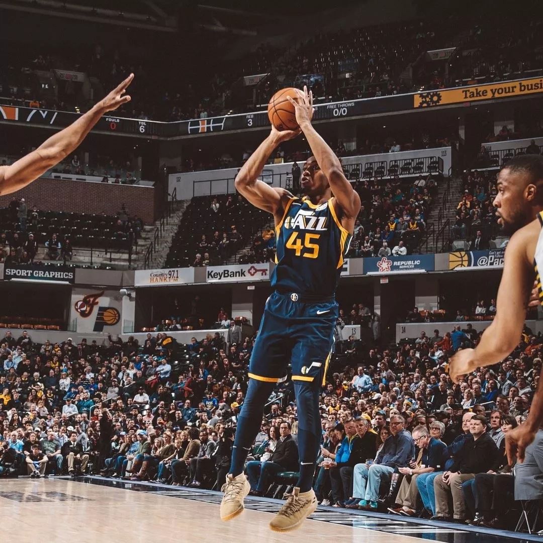 在桌面上 在桌面上