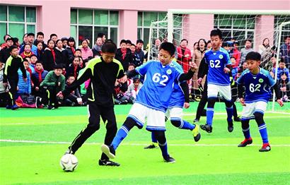 而某合法持 而某合法持